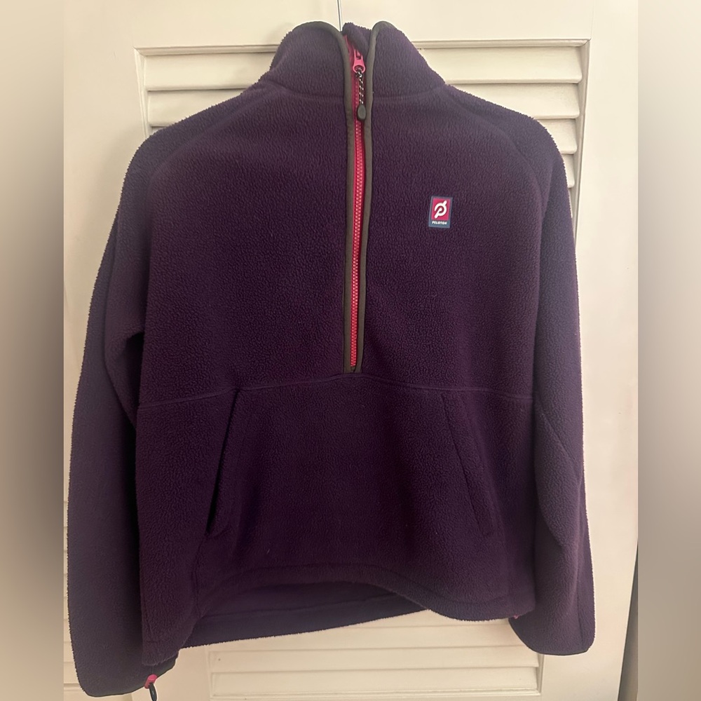 Peloton Woman’s Purple Fleece 1/4 zip Small